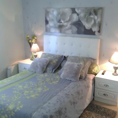 Apartment F2 En Rez De Jardin Cagnes-sur-Mer